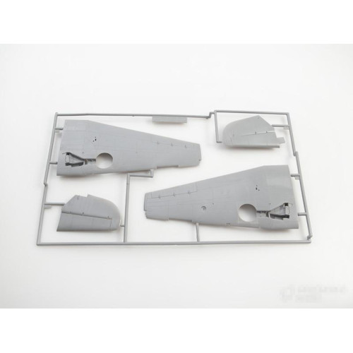 Academy 12285 Сборная модель TBM-3 "USS Bunker Hill" 1:48