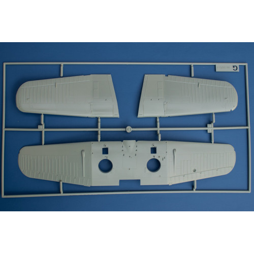 Academy 12324 Сборная модель SB2U-3 Vindicator "Battle of Midway" 1:48