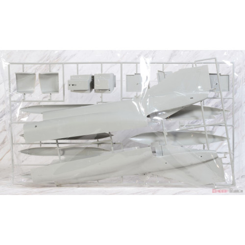 Academy 12133 Сборная модель USAF F-4E "Vietnam War" 1:32