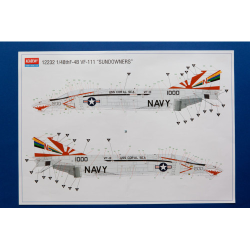 Academy 12232 Сборная модель F-4B Phantom "VF-111 Sundowners" 1:48