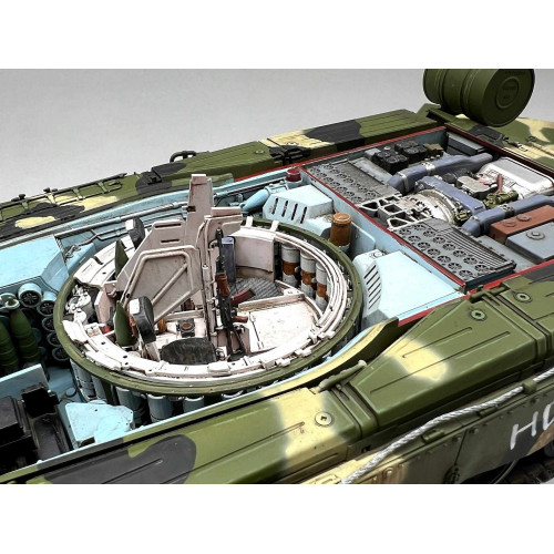 Amusing Hobby 35A060 Сборная модель Russian Main Battle Танк 80U Full interior kit 1:35
