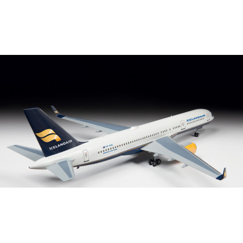 Звезда 7032 Сборная модель Пассажирский авиалайнер Боинг 757-200 1:144