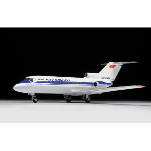 Звезда 7030 Сборная модель Турбореактивный пассажирский самолет Як-40 1:144
